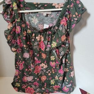 Very Pretty NWT Ruffled Top from Loft